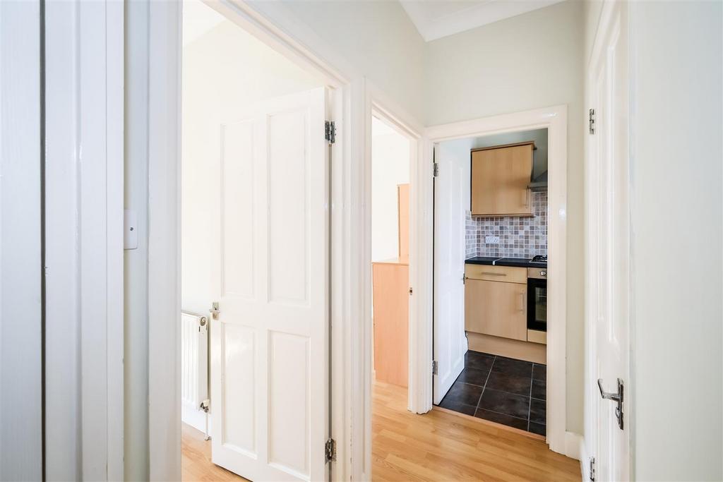 Flat 2 597 lea bridge road-12.jpg