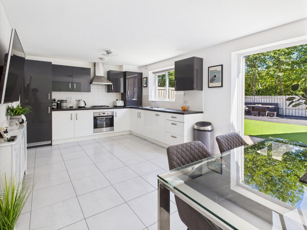 Kitchen/D Room