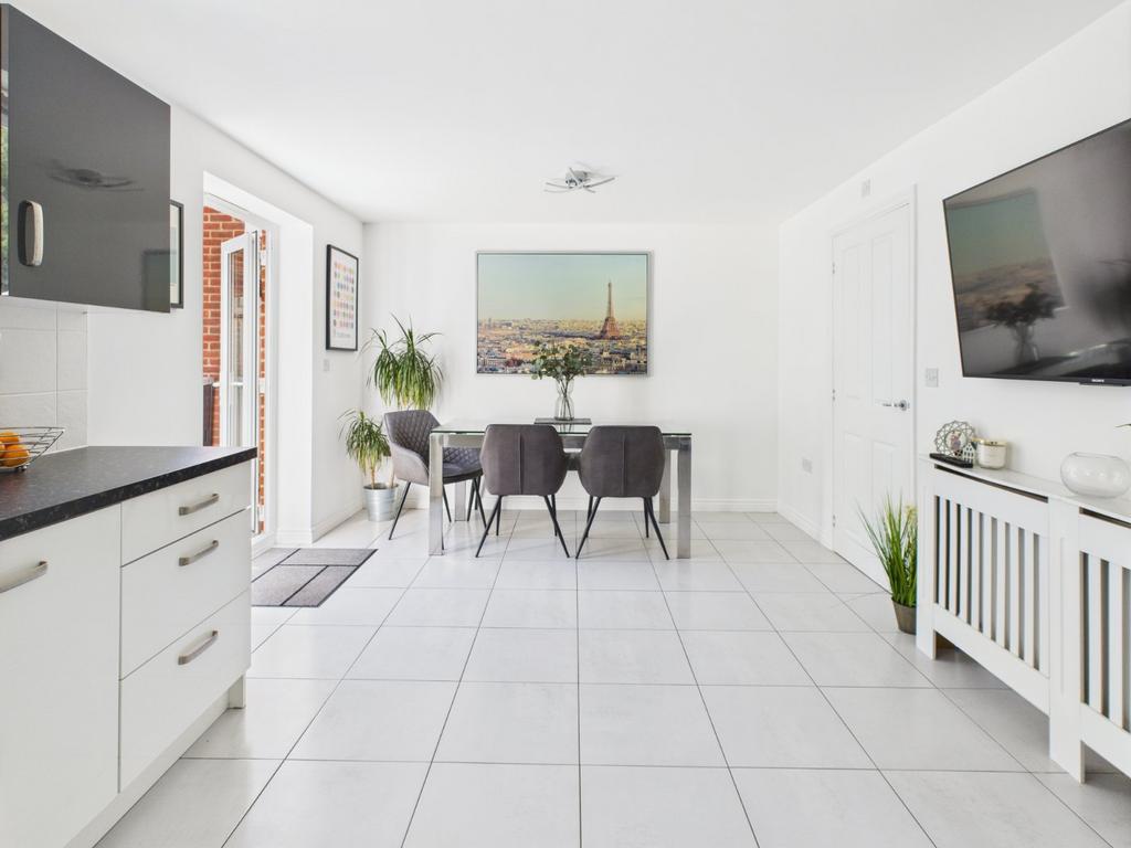 Kitchen/D Room