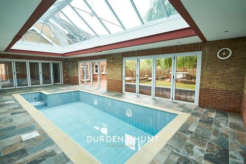 6 bedroom detached house for sale, Ripley View, Loughton, IG10