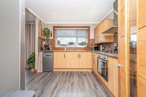 6 Cedar Crescent, Thornton, Kirkcaldy, KY1 4BE