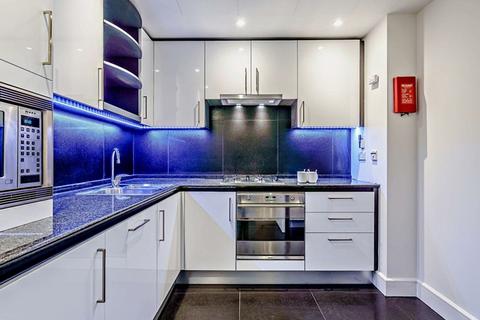 2 bedroom apartment to rent, Circus Apartment, Canary Wharf, London, E14