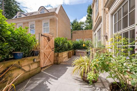 undefined, Brooklands Road, Weybridge, KT13