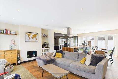 undefined, Abbots Close, Shenfield, Brentwood, Essex, CM15