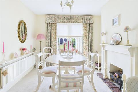 3 bedroom semi-detached house for sale, Malvern Road, Swindon SN2