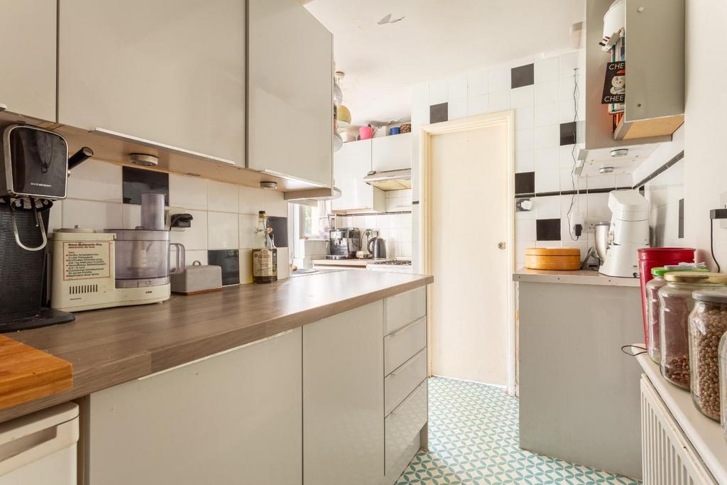 Kitchen (1).jpg