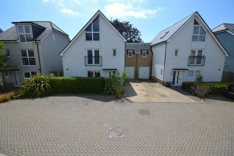 21 Trinity Drive, Folkestone, CT19 5UU