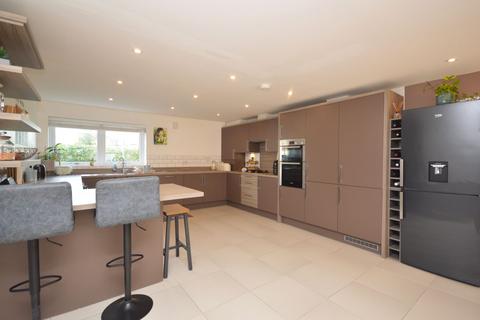 21 Trinity Drive, Folkestone, CT19 5UU