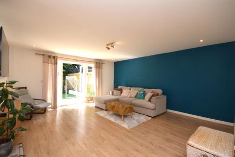 21 Trinity Drive, Folkestone, CT19 5UU