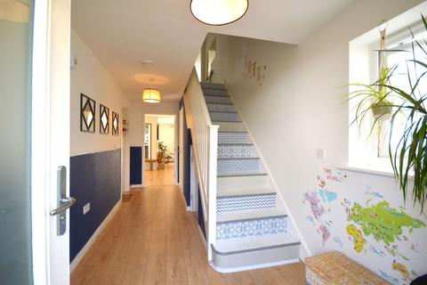 21 Trinity Drive, Folkestone, CT19 5UU