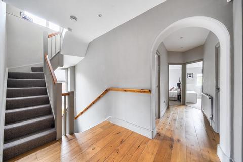 undefined, Hendon Lane,  Finchley,  N3