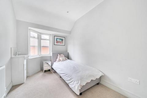 undefined, Hendon Lane,  Finchley,  N3