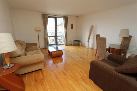 2 bedroom flat to rent, Merchants Quay, East Street