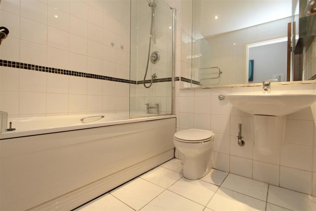 Bathroom.JPG