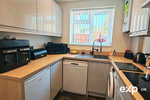 2 bedroom flat for sale, Blandford Road, Poole BH16