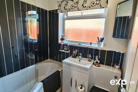 2 bedroom flat for sale, Blandford Road, Poole BH16