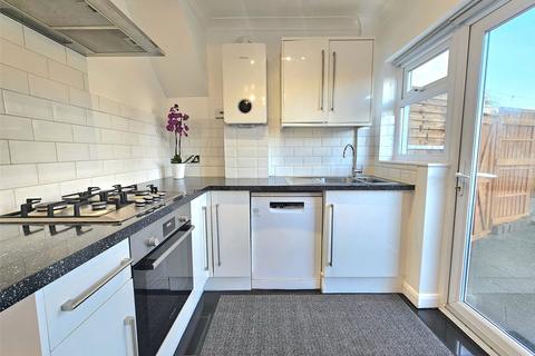 3 bedroom end of terrace house to rent, Norfolk Road, Upminster, Essex, RM14