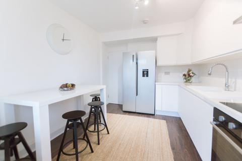 4 bedroom apartment to rent, Rainsborough Avenue, London SE8