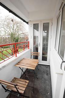 4 bedroom apartment to rent, Rainsborough Avenue, London SE8