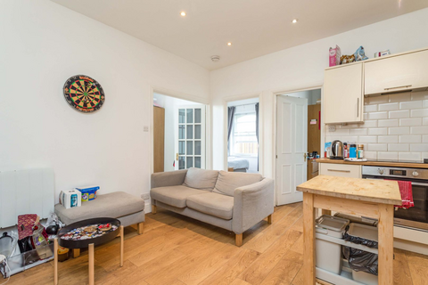 3 bedroom apartment for sale, Whitechapel Road, London, E1