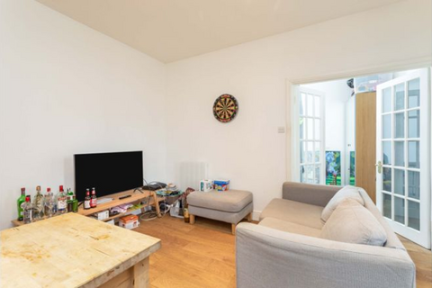 3 bedroom apartment for sale, Whitechapel Road, London, E1
