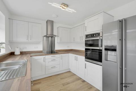 40 Lapwing Lane, Darwen, BB3 2FQ