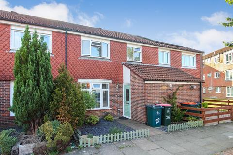 34 Vanbrugh Close, Crawley, RH11 8FA