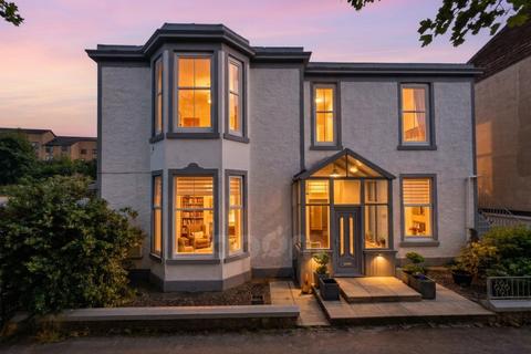 4 bedroom flat for sale, Burnlea Road, Largs