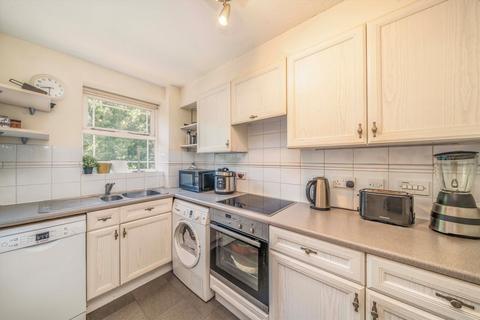 1 bedroom flat for sale, Nevinson Close, London SW18