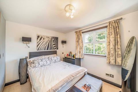 1 bedroom flat for sale, Nevinson Close, London SW18