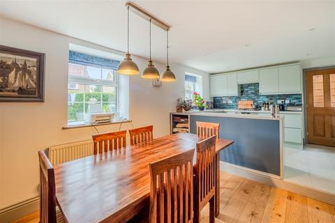 37 Albert Road, Portishead, Bristol, BS20 6PP