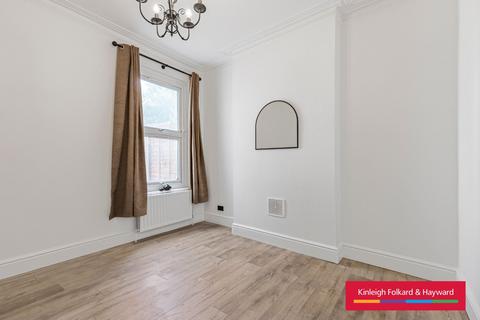 2 bedroom flat to rent, Laleham Road, London, SE6