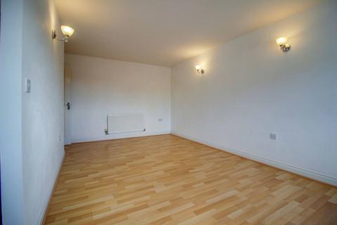 2 bedroom coach house to rent, Tippett Avenue, Swindon SN25