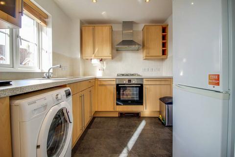 2 bedroom coach house to rent, Tippett Avenue, Swindon SN25