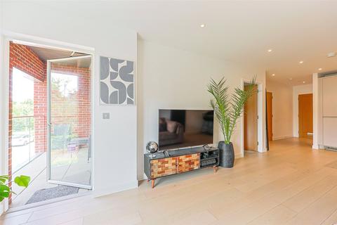 1 bedroom apartment for sale, Achill Close, Colindale Gardens, Colindale, NW9