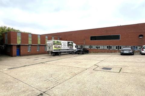 Warehouse to rent, Arterial Rd Leigh On Sea SS9 4EN