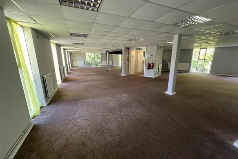Warehouse to rent, Arterial Rd Leigh On Sea SS9 4EN