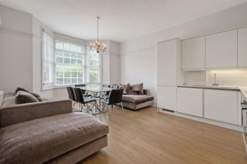 2 bedroom apartment for sale, Headley Chase, Brentwood