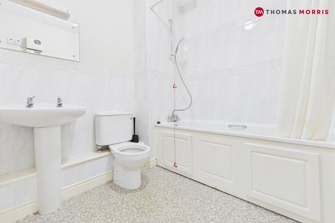 1 bedroom apartment for sale, Crosshall Road, St. Neots PE19