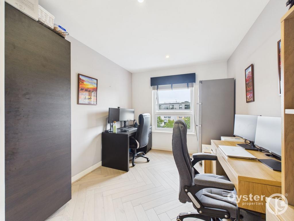 Bedroom 3/ Office