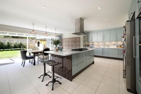 6 Callingham Place, Beaconsfield, HP9 2BT