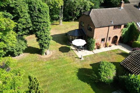 8 Beech Hall, Ottershaw, Chertsey, KT16 0QH