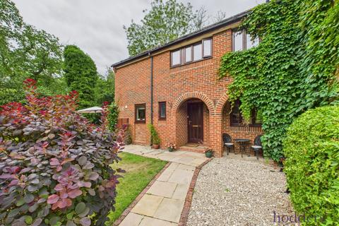 8 Beech Hall, Ottershaw, Chertsey, KT16 0QH