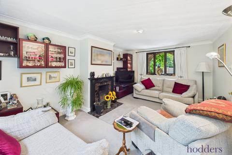 8 Beech Hall, Ottershaw, Chertsey, KT16 0QH