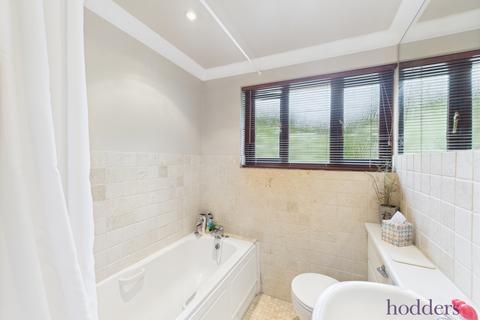 8 Beech Hall, Ottershaw, Chertsey, KT16 0QH