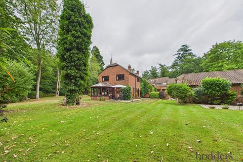 8 Beech Hall, Ottershaw, Chertsey, KT16 0QH