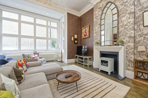 2 bedroom flat to rent, Cadogan Square, Knightsbridge, SW1X