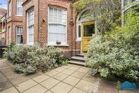 Queens Avenue, London, N10