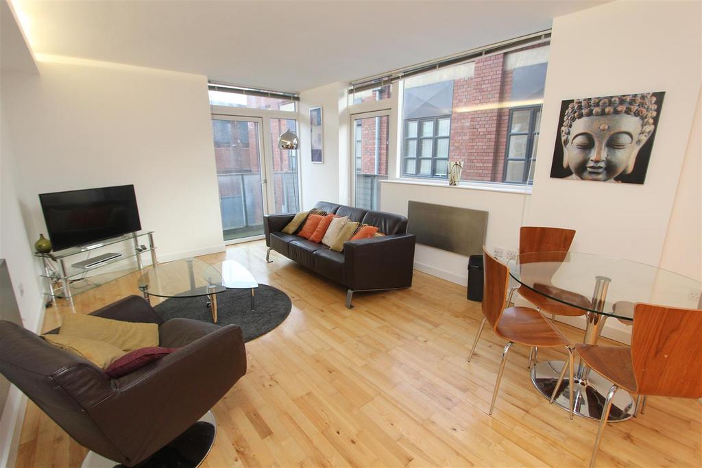 Livingroom1.JPG
