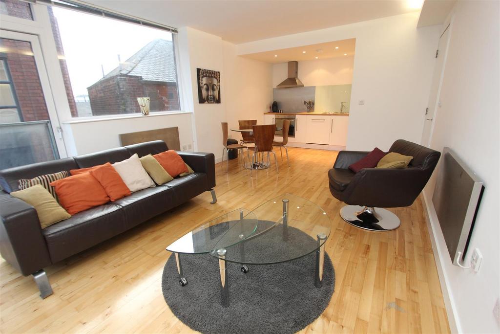 Livingroom2.JPG